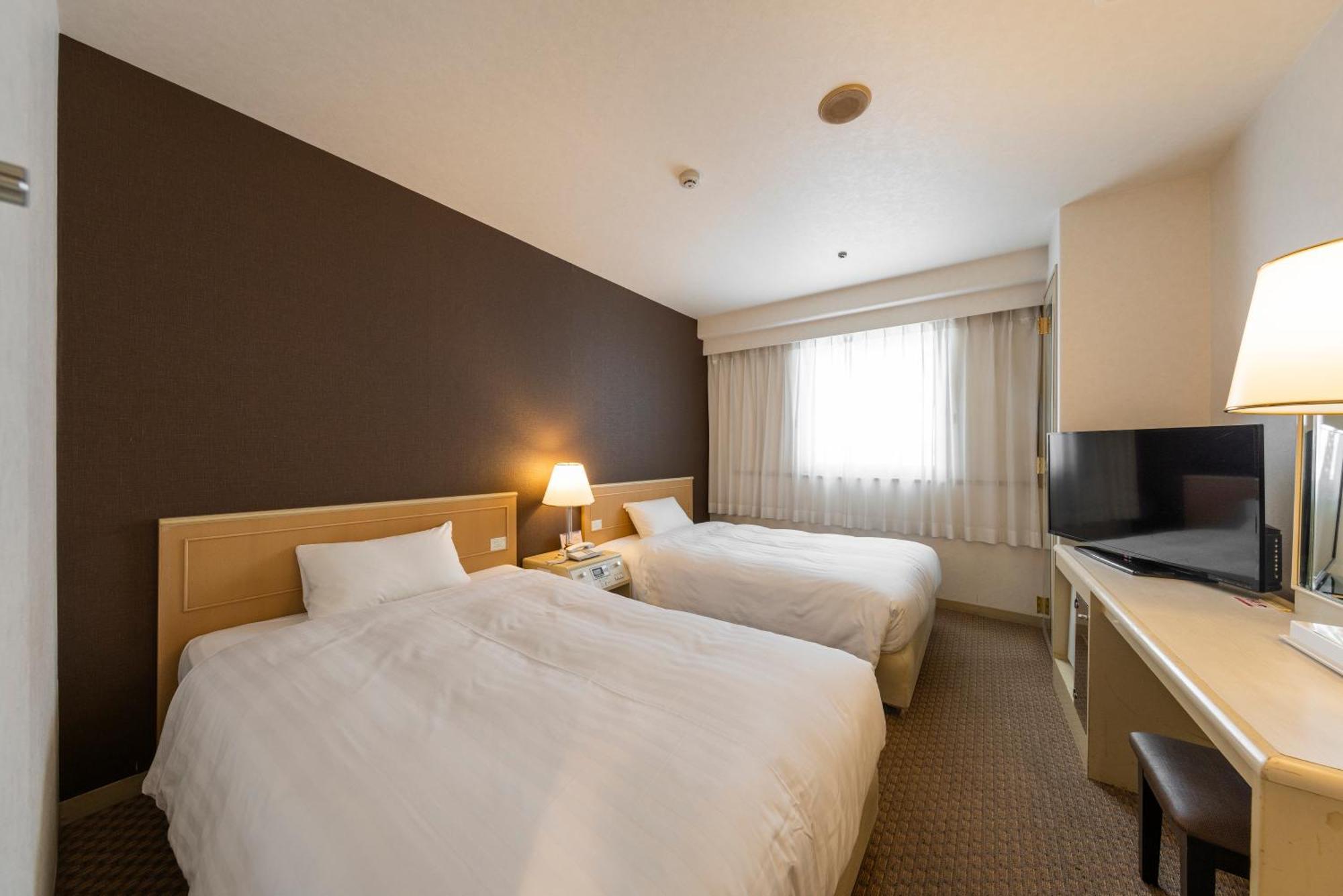 Okayama Washington Hotel Plaza Exterior photo